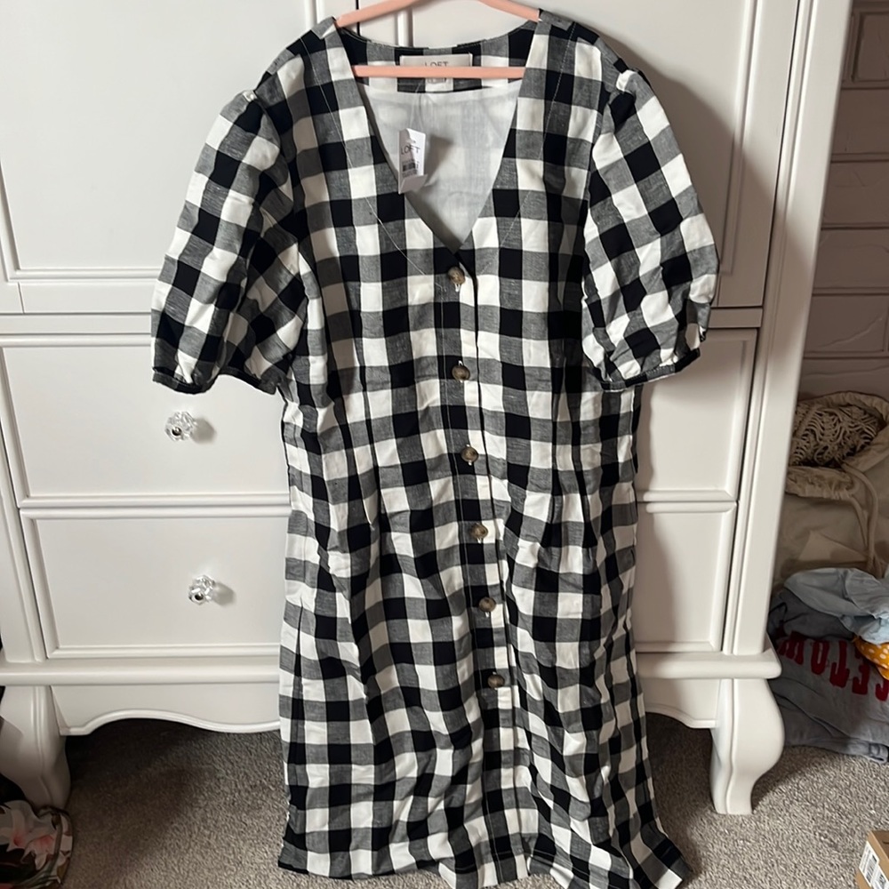 Ann Taylor’s the loft dress casual, size 8, puff sleeved, to the knee